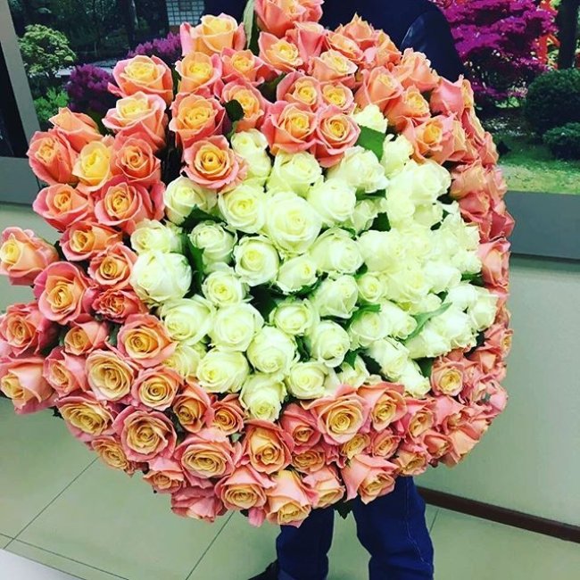 Букет из 201 розы (микс). Высота 60 см
