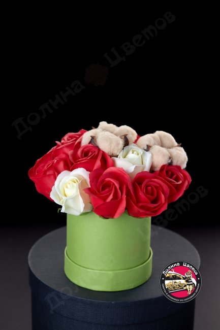 Мыльная роза (бело-красная)