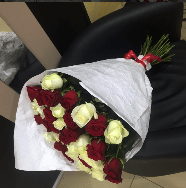 Букет из 25 розы (микс). Высота 50 см