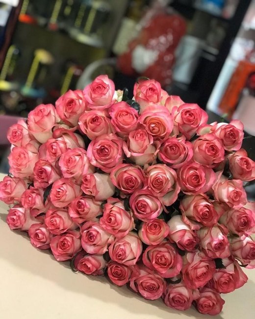 Роза Джумилия. Букет из 75 роз. Высота 40 см