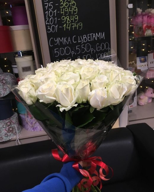 Роза Аваланж (белая). Букет из 51 розы. Высота 50 см